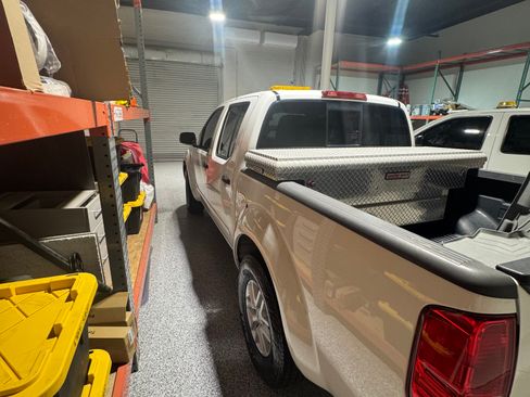 Used 2019 Nissan Frontier SV image 6