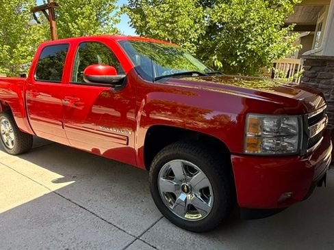 Used 2009 Chevrolet Silverado 1500 LTZ w/ Safety Package AWD/4WD image 1