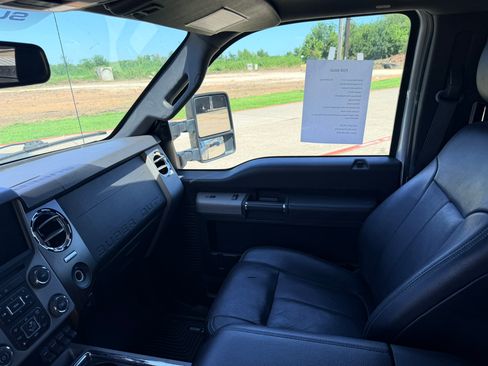 Used 2016 Ford F250 Lariat w/ Lariat Ultimate Package AWD/4WD image 8