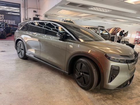 Used 2026 Lucid Gravity Dream image 2