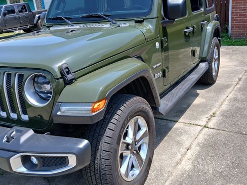 Used 2020 Jeep Wrangler Unlimited Sahara image 5