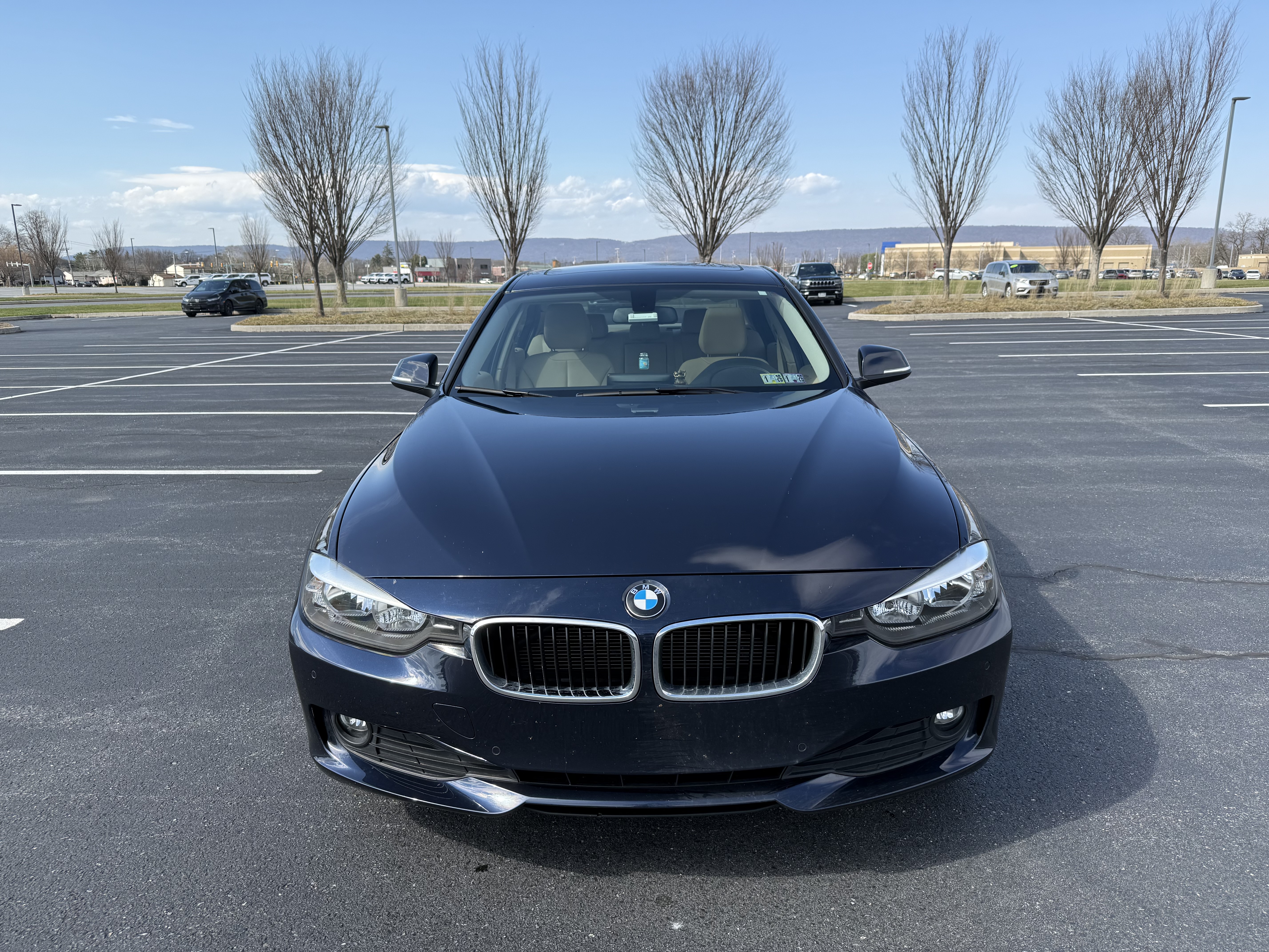 Used 2015 BMW 320i Sedan RWD image 1