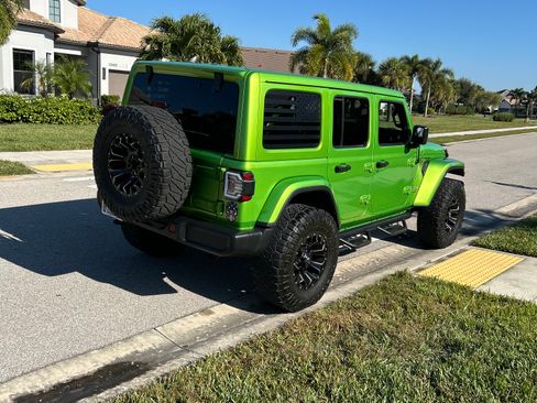 Used 2020 Jeep Wrangler Unlimited Sahara w/ Uconnect 4C Nav & Sound Group image 10