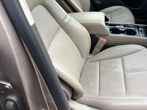 Used 2020 Lincoln Corsair Reserve w/ Equipment Group 201A image 20