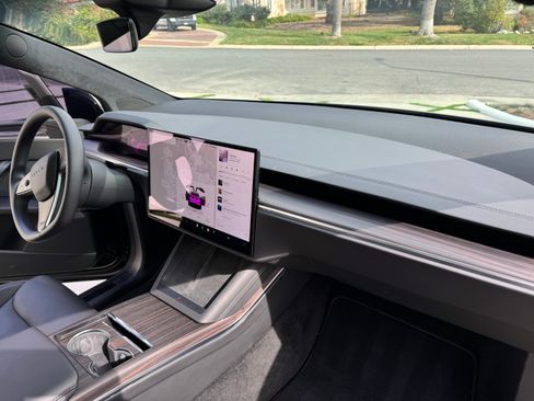 Used 2023 Tesla Model X image 12