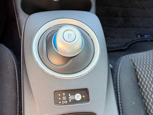 Used 2017 Nissan Leaf S w/ Charge Package FWD image 13