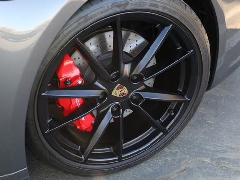 Used 2020 Porsche 911 Carrera S image 9