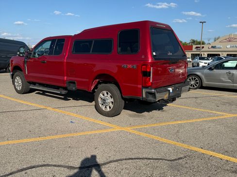 Used 2023 Ford F250 XLT w/ 360-Degree Camera Package AWD/4WD image 2