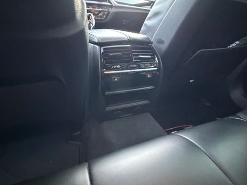 Used 2018 BMW M550i xDrive w/ Dynamic Handling Package AWD/4WD image 16