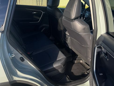 Used 2023 Toyota RAV4 XLE Premium image 22