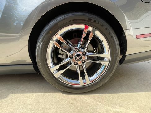 Used 2011 Ford Mustang GT Premium w/ Comfort Pkg image 2