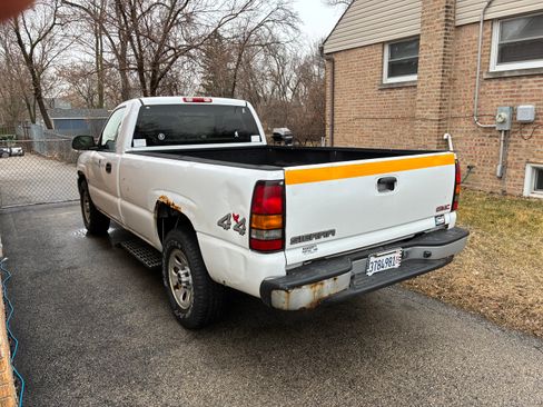 Used 2005 GMC Sierra 1500 W/T image 9