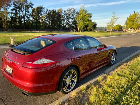 Used 2013 Porsche Panamera image 10