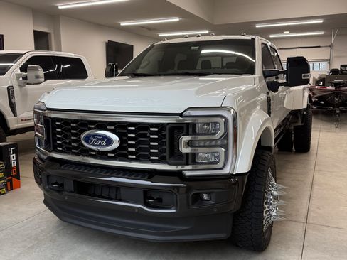 Used 2025 Ford F450 King Ranch w/ FX4 Off-Road Package image 2