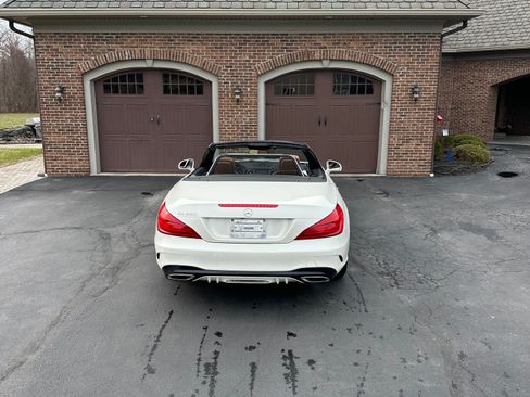 Used 2018 Mercedes-Benz SL 550 image 16