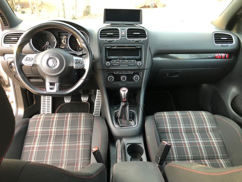 Used 2014 Volkswagen GTI Wolfsburg Edition image 17