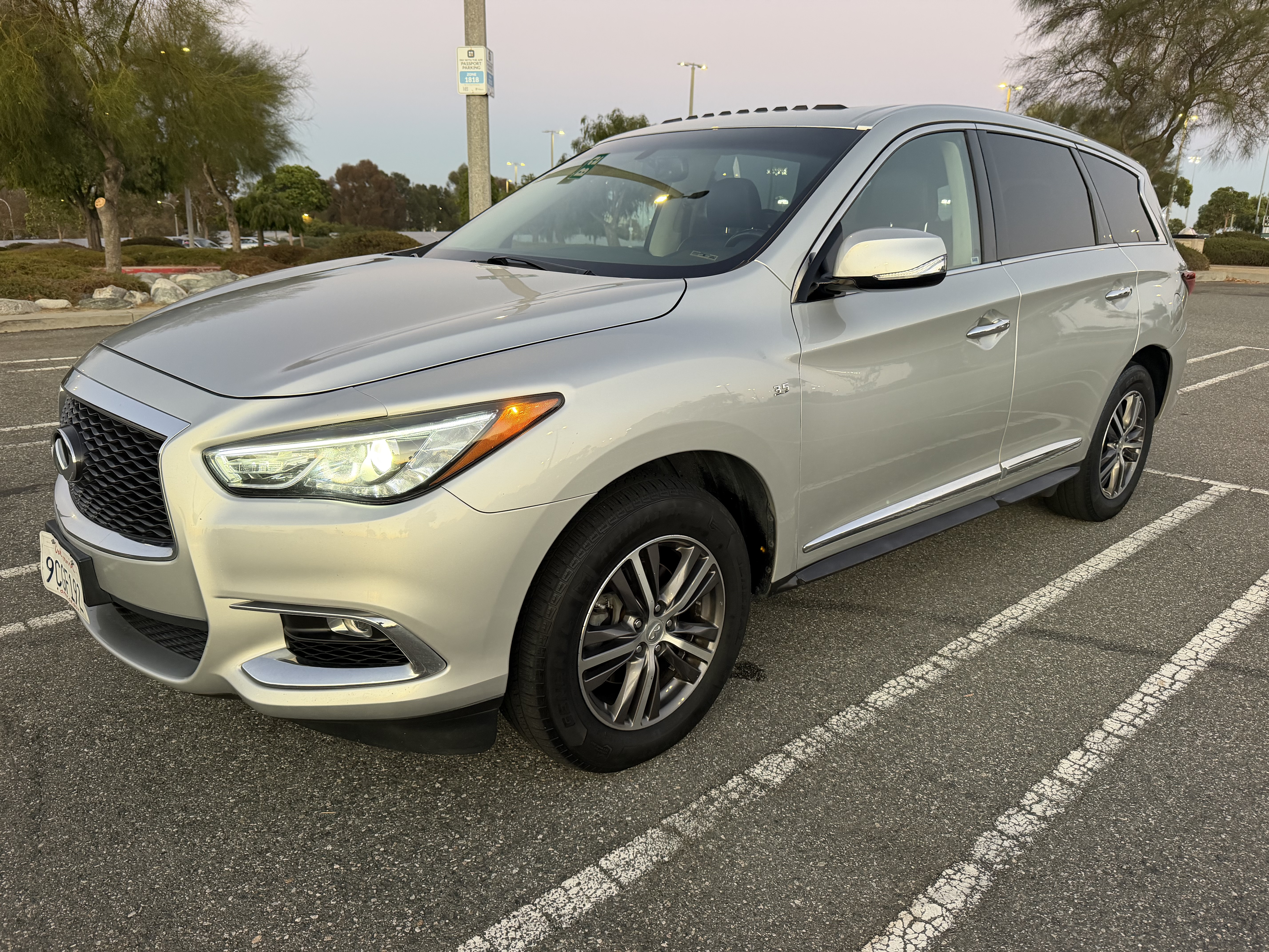 Used 2018 INFINITI QX60 Luxe AWD/4WD image 1