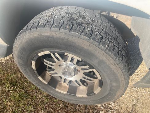 Used 2001 Chevrolet Suburban LT w/ LT Preferred Equipment Group image 8