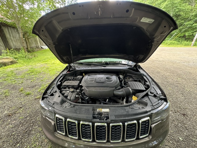 Used 2019 Jeep Grand Cherokee Limited w/ Luxury Group II AWD/4WD image 26