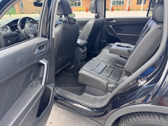 Used 2019 Volkswagen Tiguan SEL Premium w/ 3rd Row Seat Package AWD/4WD image 11