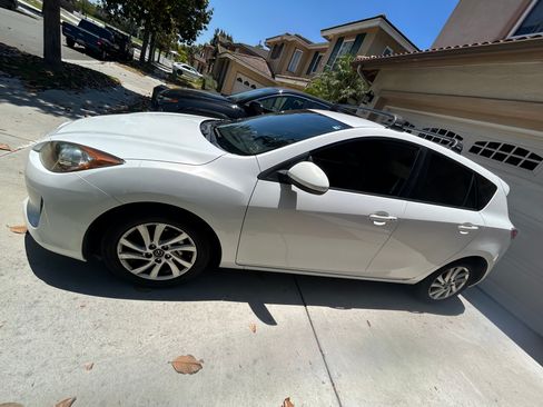 Used 2013 MAZDA MAZDA3 i Touring FWD image 1