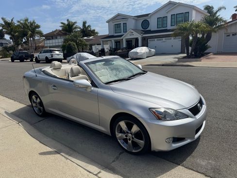 Used 2010 Lexus IS 250C RWD image 2