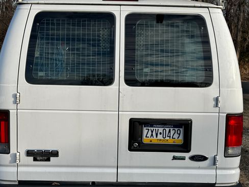 Used 2014 Ford E-250 and Econoline 250 image 4