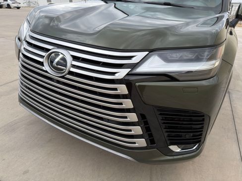 Used 2022 Lexus LX 600 4WD w/ Interior Upgrade Package image 19