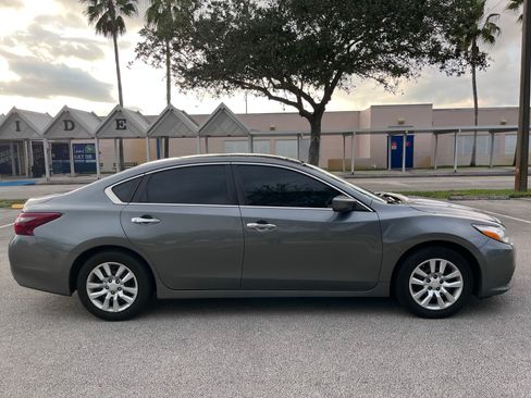 Used 2018 Nissan Altima 2.5 S w/ S Convenience Package image 1