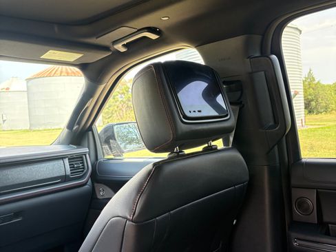 Used 2024 Ford Expedition Max Limited AWD/4WD image 6