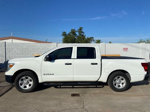Used 2017 Nissan Titan S RWD image 1