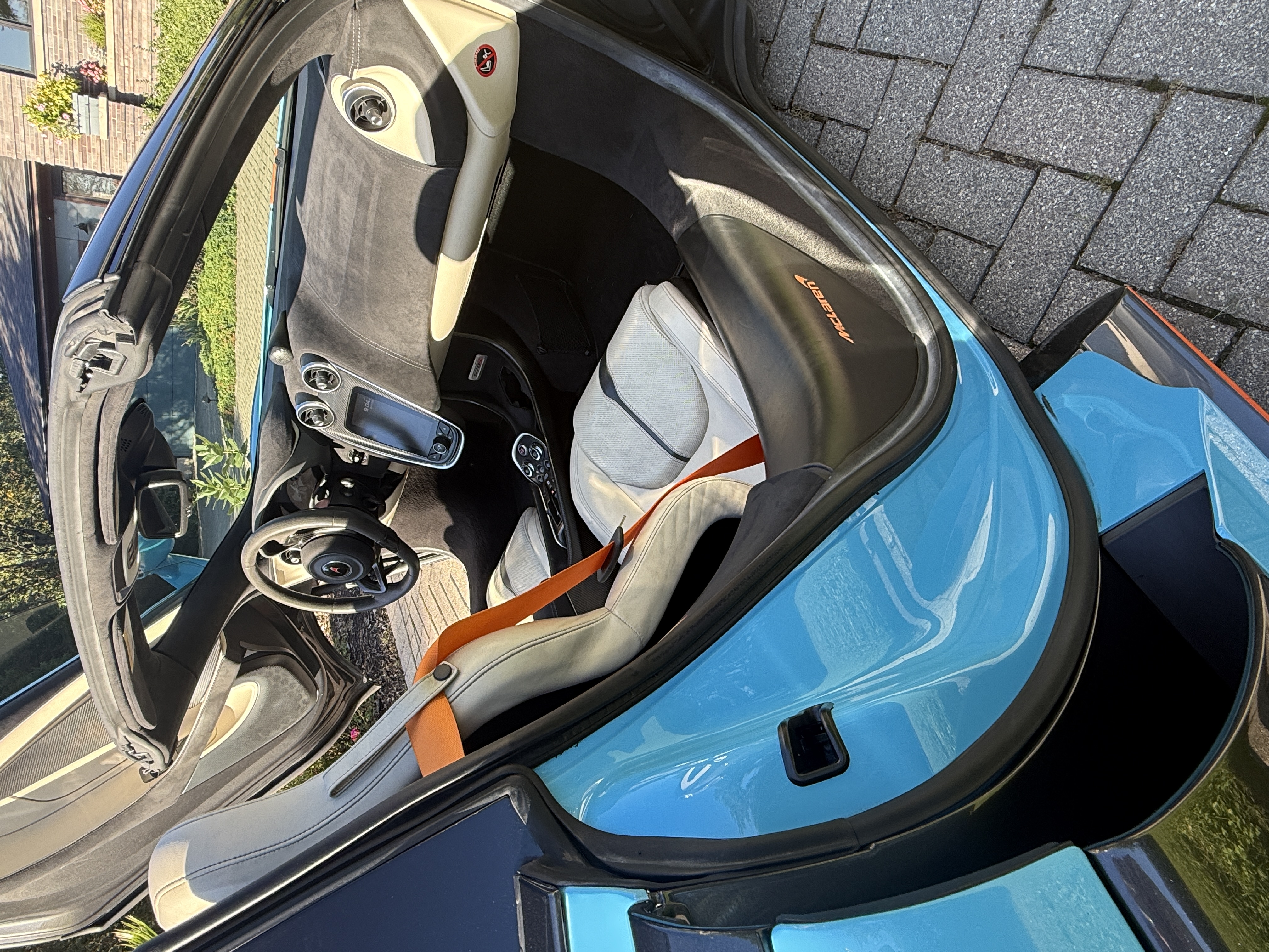 Used 2018 McLaren 570S Spider RWD image 13