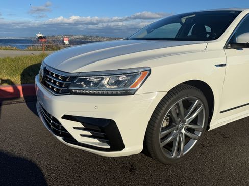 Used 2019 Volkswagen Passat 2.0T SE R-Line image 15