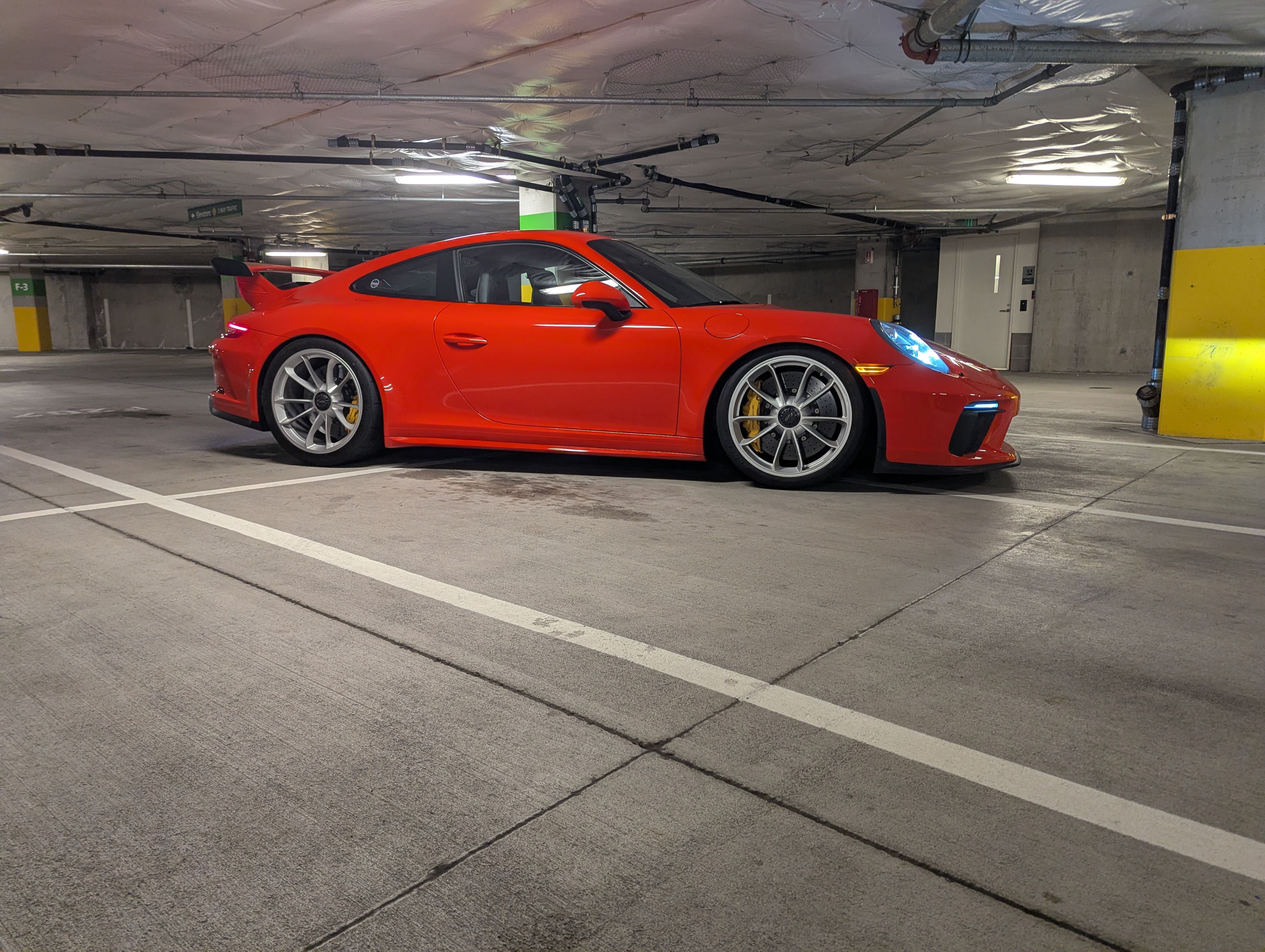 Used 2018 Porsche 911 GT3 RWD image 13
