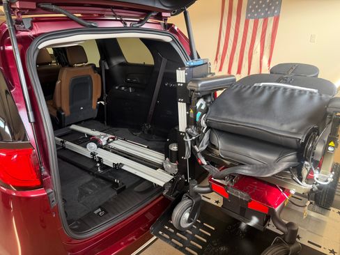 Used 2017 Chrysler Pacifica Limited w/ Advanced Safetytec Group image 14