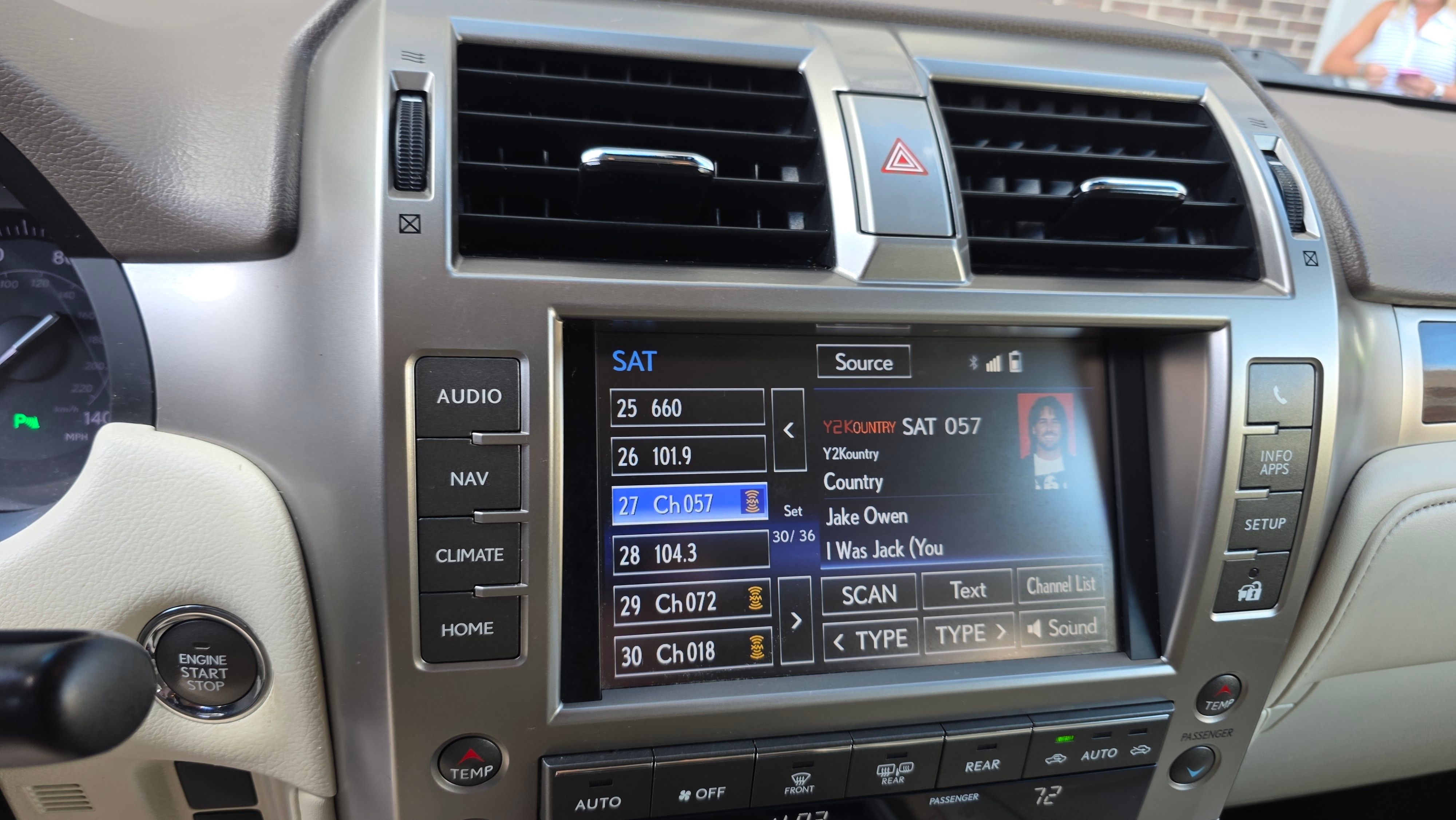 Used 2017 Lexus GX 460 Luxury AWD/4WD image 19
