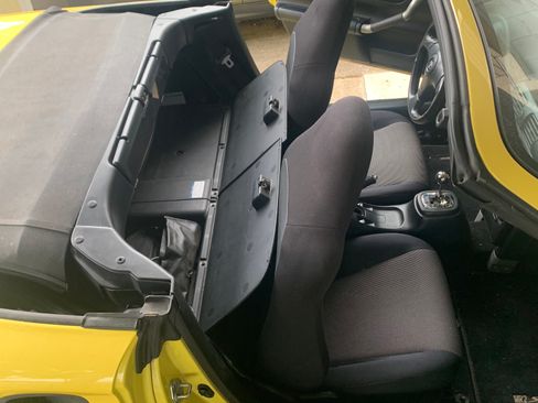 Used 2002 Toyota MR2 image 10