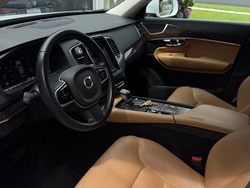 Used 2016 Volvo XC90 T6 Momentum w/ Protection Package Plus AWD/4WD image 5