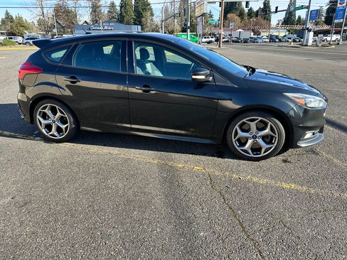 Used 2015 Ford Focus ST image 5