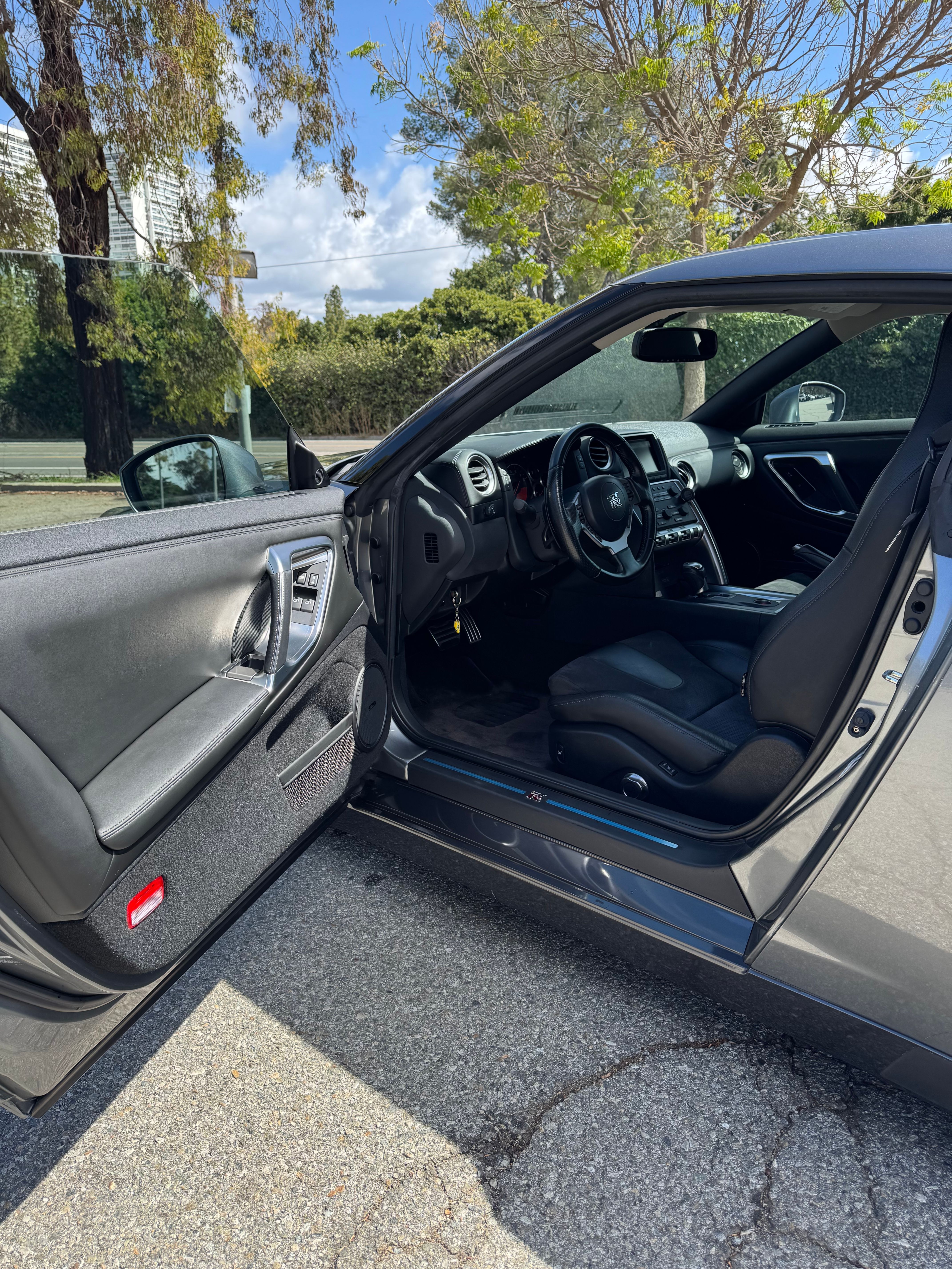 Used 2010 Nissan GT-R Premium AWD/4WD image 11