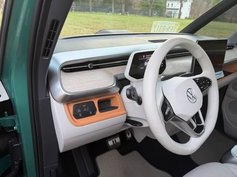 Used 2025 Volkswagen ID. Buzz 1st Edition image 11
