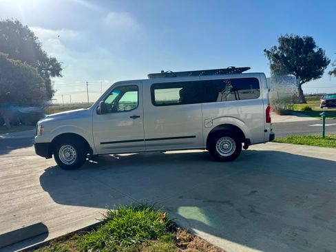 Used 2018 Nissan NV 3500 S image 10