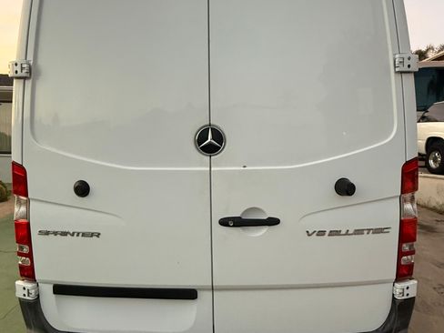 Used 2015 Mercedes-Benz Sprinter 2500 image 9