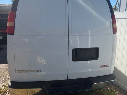 Used 2006 GMC Savana 2500 w/ Savana Pro Plus Package image 11