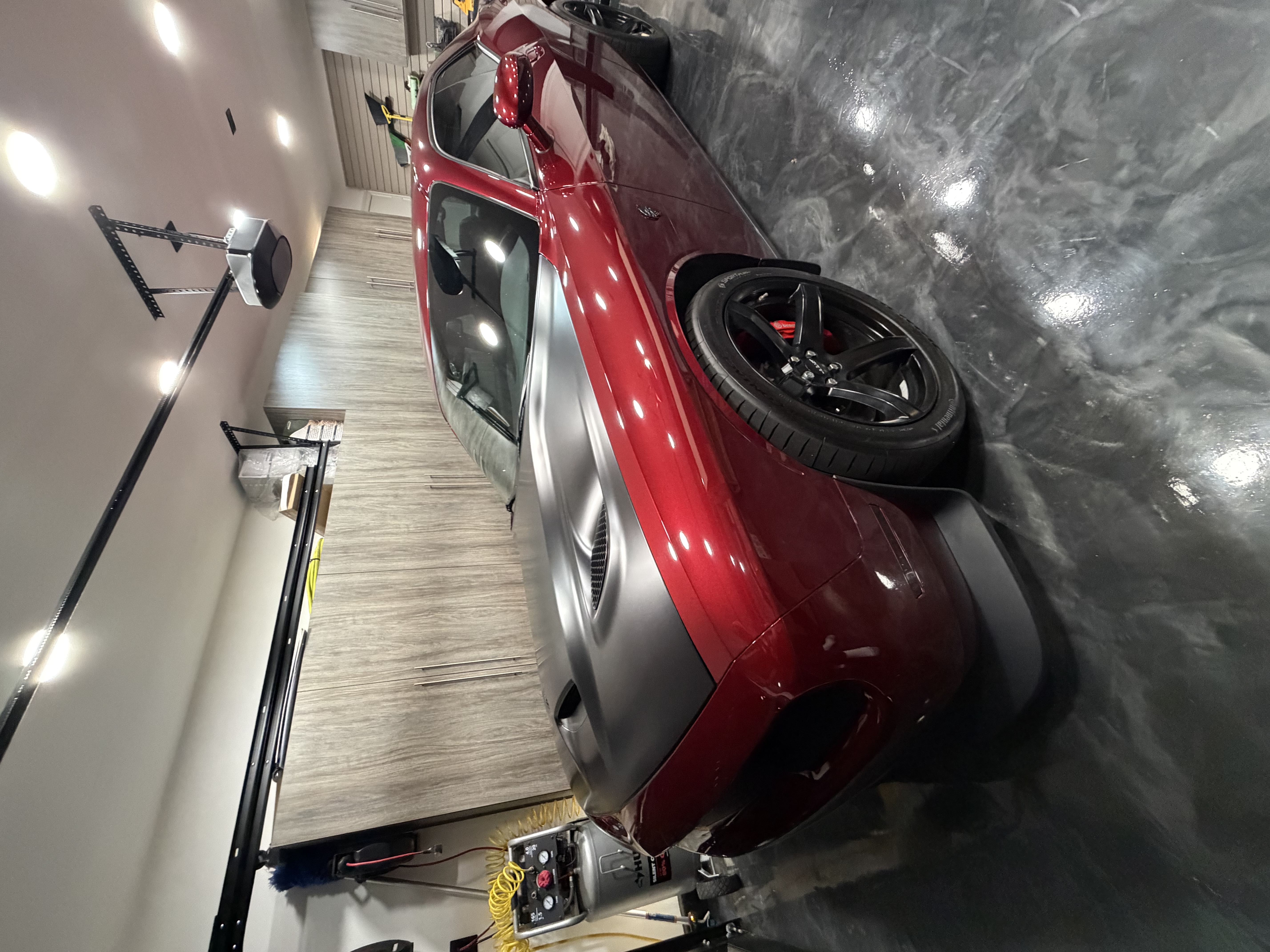 Used 2018 Dodge Challenger SRT Hellcat RWD image 1