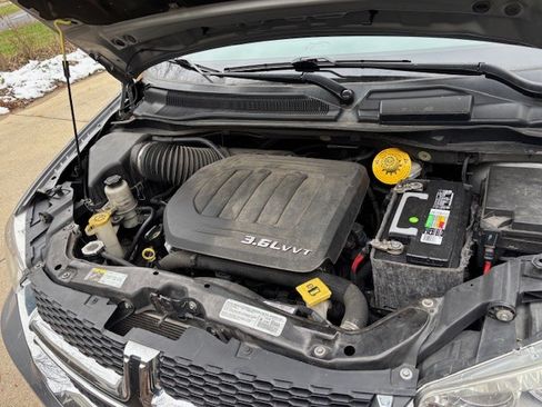 Used 2014 Dodge Grand Caravan SXT image 11