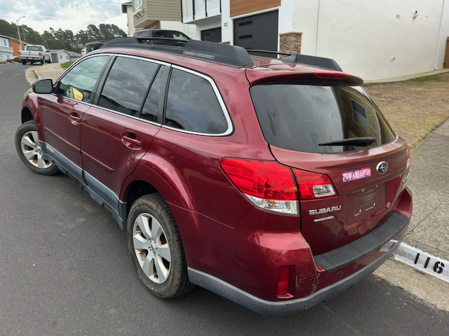 Used 2012 Subaru Outback 2.5i Limited w/ Moonroof Pkg AWD/4WD image 2