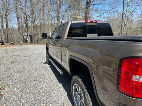 Used 2015 GMC Sierra 2500 Denali w/ Duramax Plus Package image 2