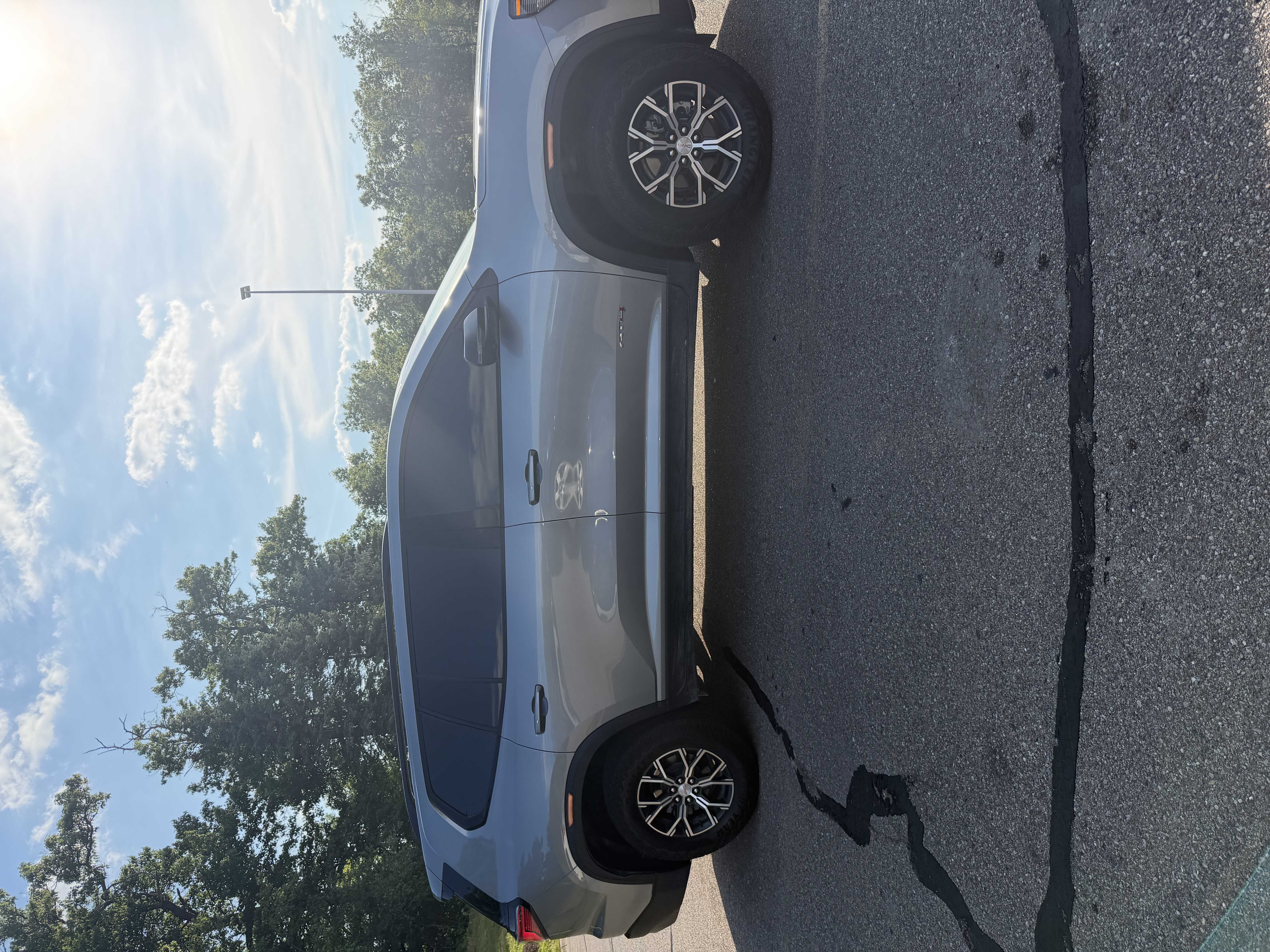 Used 2025 GMC Acadia AT4 w/ Luxury Package AWD/4WD image 6