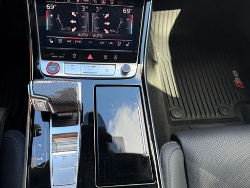 Used 2023 Audi S8 AWD/4WD image 18